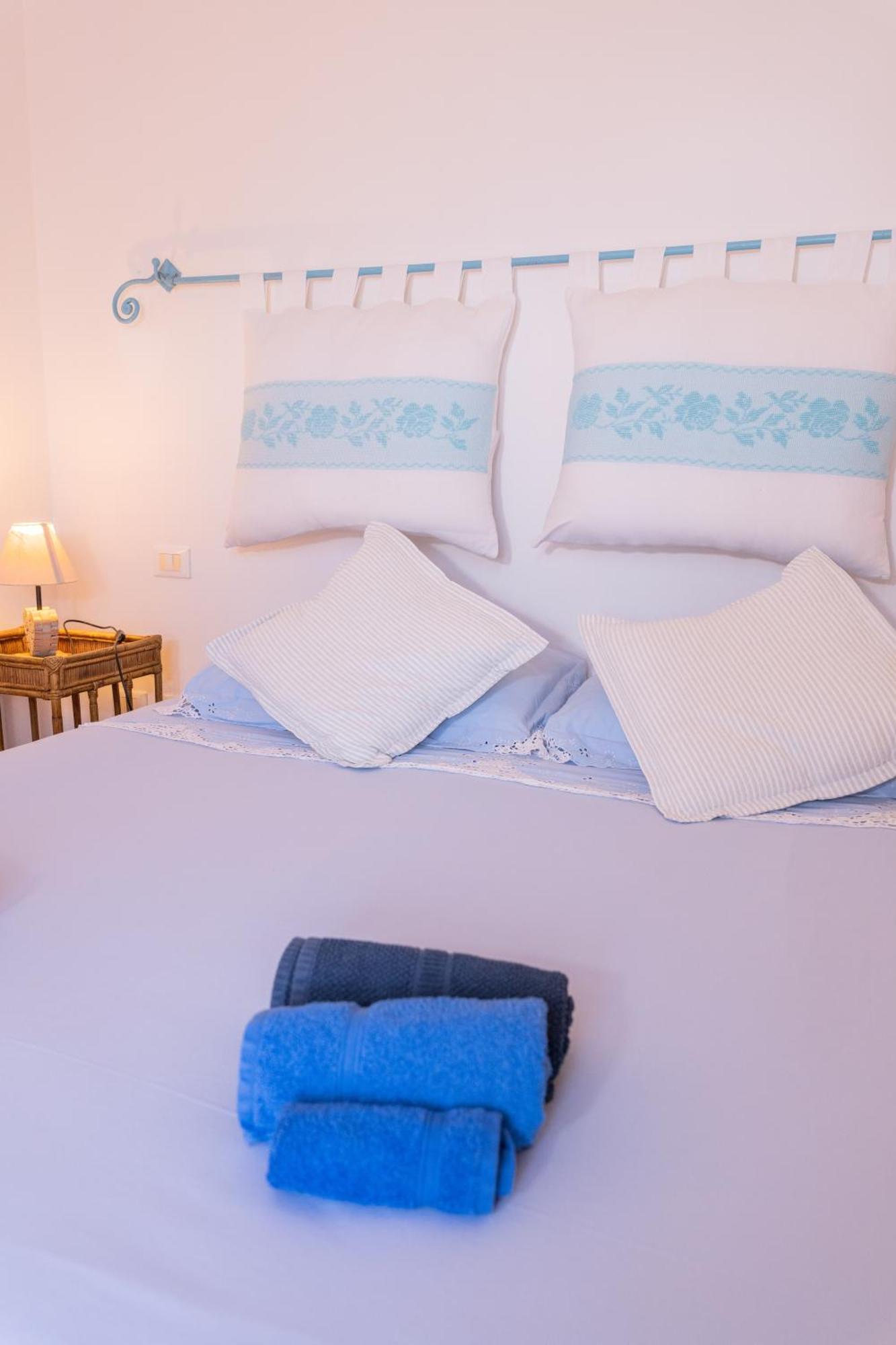 Residenza Del Barone Villa Zoe Chia - Vista Mare Eksteriør billede